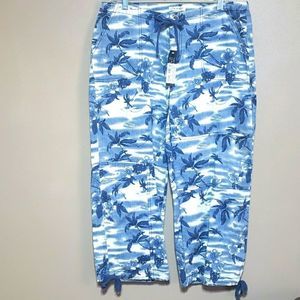 NWT Jendo artsy blue white cotton capris, sz M